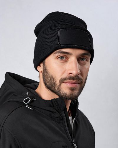 Czapka zimowa URBAN z naszywką