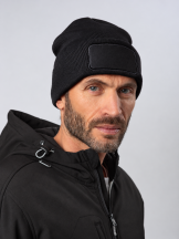 Czapka zimowa URBAN z naszywką - BLACK