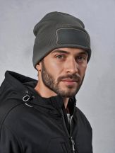 Czapka zimowa URBAN z naszywką - DARK GREY